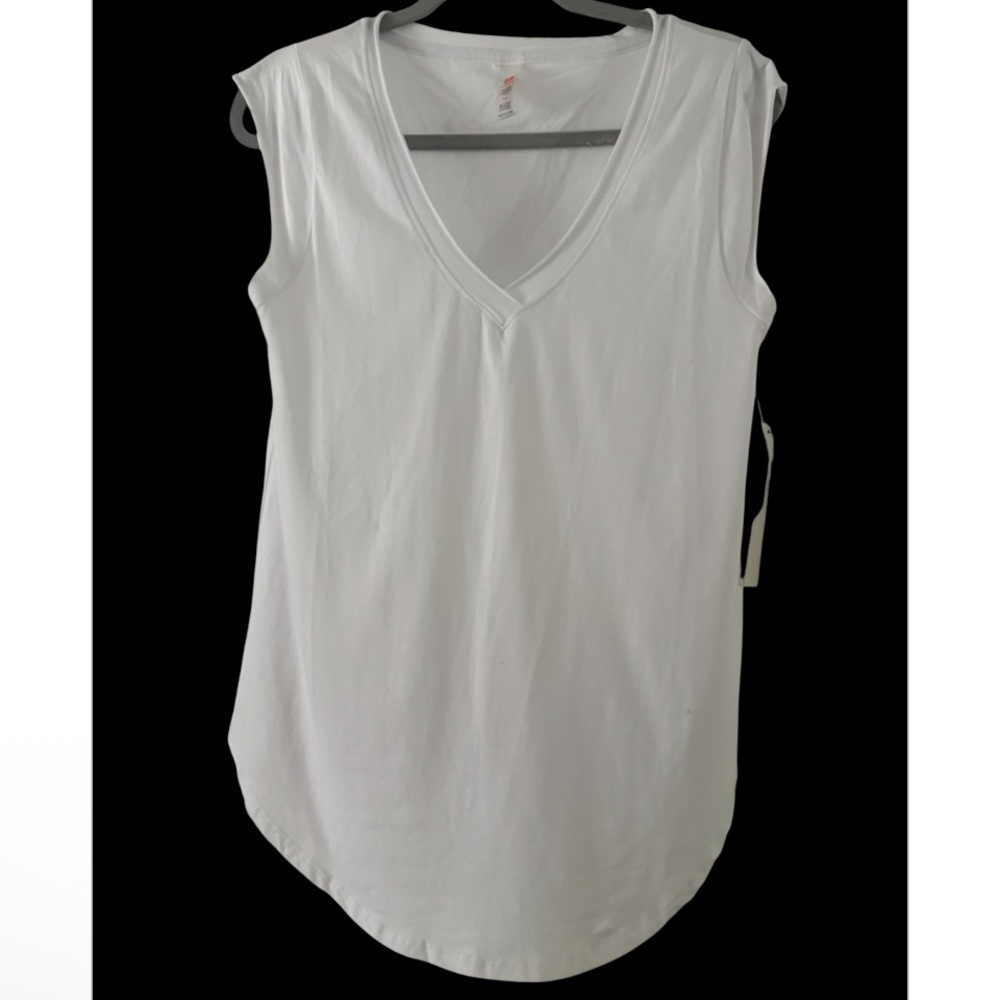Monob V-Neck Tank Top NWT